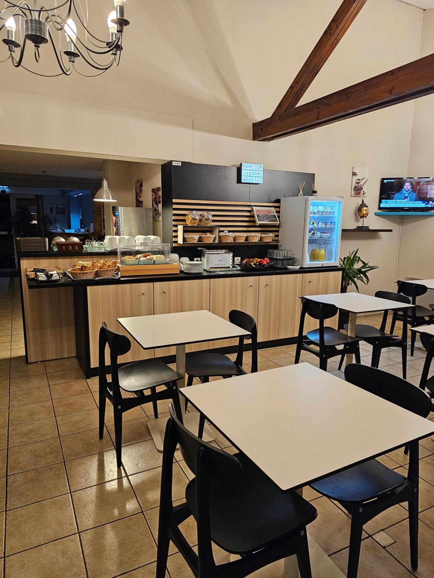 Hotel Restaurant Du Lac Graulhet Esterno foto